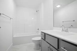 807 Verkler Ct, Bloomington, IL 61704 - Photo 15