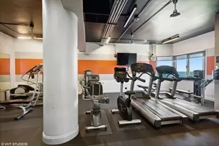 4170 N Marine Dr, Chicago, IL 60613 - Photo 21