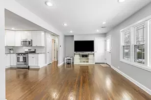 8036 Newland Ave, Burbank, IL 60459 - Photo 3