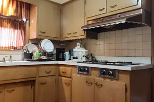 16646 Maryland Ave, South Holland, IL 60473 - Photo 3