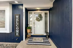 5401 W Winding Creek Dr, McHenry, IL 60050 - Photo 3