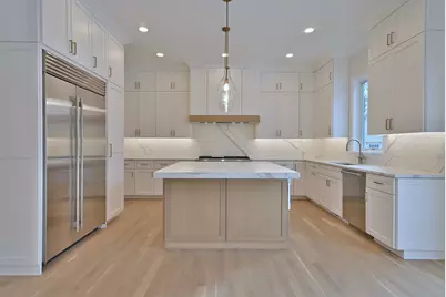 570 S Parkside Avenue, Elmhurst, IL 60126 - Photo 3