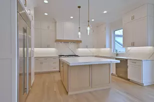 570 S Parkside Ave, Elmhurst, IL 60126 - Photo 5