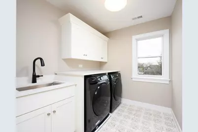 570 S Parkside Avenue, Elmhurst, IL 60126 - Photo 25