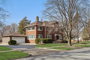 2311 12th St, Moline, IL 61265 - Photo 3