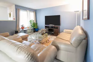 1066 Mohegan Ln, Schaumburg, IL 60193 - Photo 3