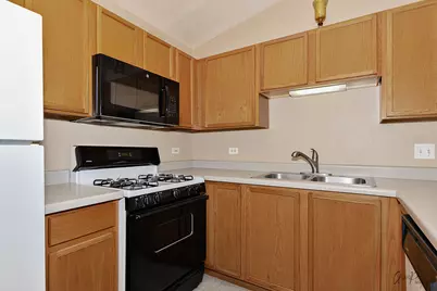 1187 N Red Oak Circle #3, Round Lake Beach, IL 60073 - Photo 9