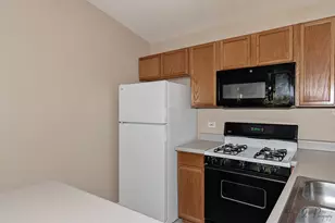 1187 N Red Oak Cir, Round Lake Beach, IL 60073 - Photo 11