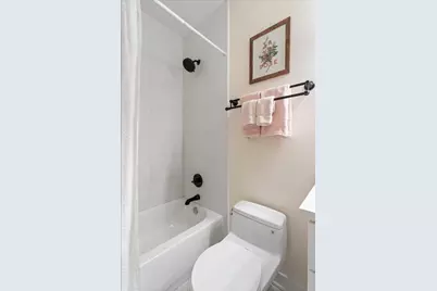 [Address not provided], Chicago, IL 60654 - Photo 11