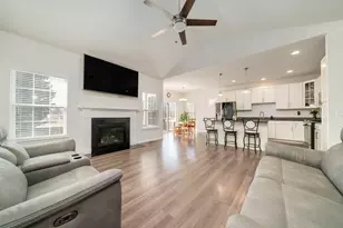 429 E Dekalb Dr, Maple Park, IL 60151 - Photo 5