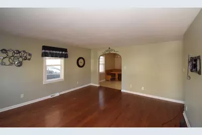 477 W Spring Street, South Elgin, IL 60177 - Photo 3