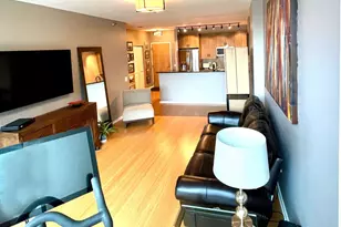 123 S Green St, Chicago, IL 60607 - Photo 3