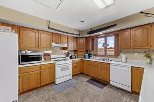 303 Jefferson St, New Boston, IL 61272 - Photo 9