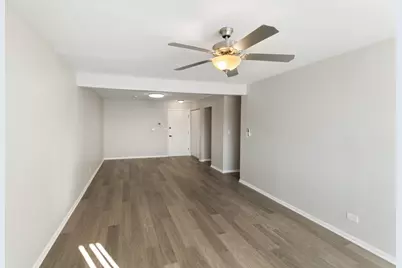 705 S Milwaukee Avenue #110, Libertyville, IL 60048 - Photo 5