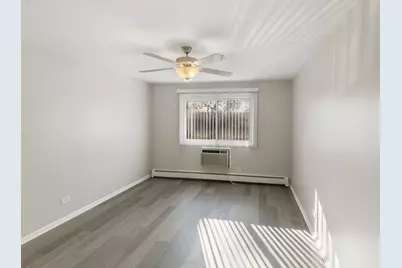705 S Milwaukee Avenue #110, Libertyville, IL 60048 - Photo 13