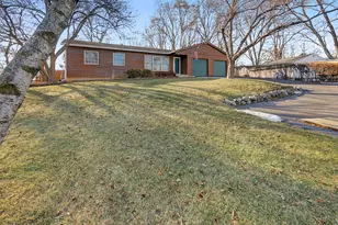 934 Highland Rd, Mundelein, IL 60060 - Photo 1