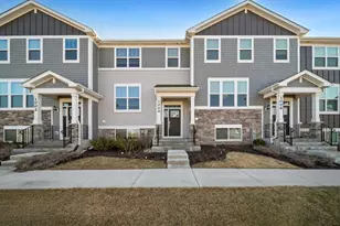 1004 Atterberg Rd, South Elgin, IL 60177 - Photo 1