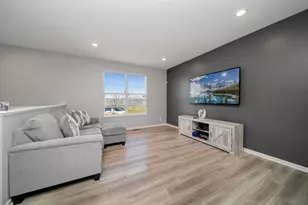 1004 Atterberg Rd, South Elgin, IL 60177 - Photo 3