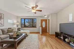 1170 S East Ave, Oak Park, IL 60304 - Photo 5