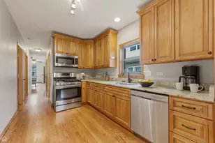 1170 S East Ave, Oak Park, IL 60304 - Photo 11