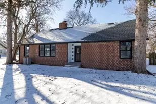 7604 N 2nd St, Machesney Park, IL 61115 - Photo 3