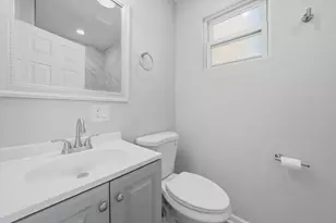 9527 S Woodlawn Ave, Chicago, IL 60628 - Photo 15