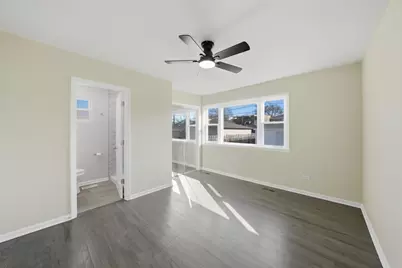 9527 S Woodlawn Avenue, Chicago, IL 60628 - Photo 13