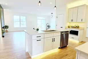 1004 Joshua Ln, Genoa, IL 60135 - Photo 5