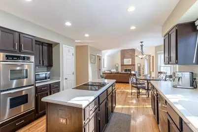 275 Saddle Back Road, Vernon Hills, IL 60061 - Photo 9