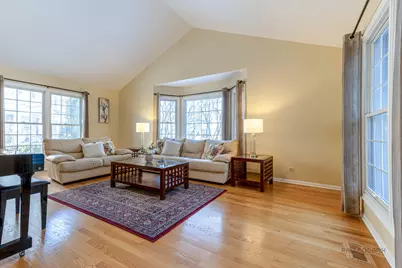 275 Saddle Back Road, Vernon Hills, IL 60061 - Photo 5