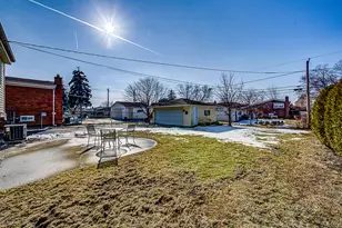 10228 S Kenneth Ave, Oak Lawn, IL 60453 - Photo 3