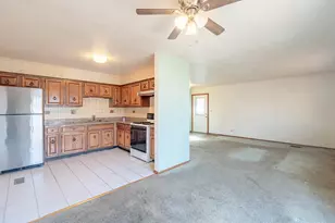 204 Mill Stream Dr, Bolingbrook, IL 60440 - Photo 3