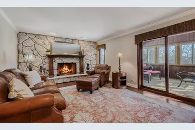 3881 Bordeaux Drive, Hoffman Estates, IL 60192 - Photo 13