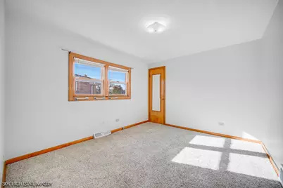 8121 McVicker Avenue, Burbank, IL 60459 - Photo 9