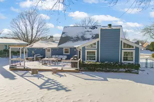 35 Cloverdale Ln, Schaumburg, IL 60194 - Photo 3