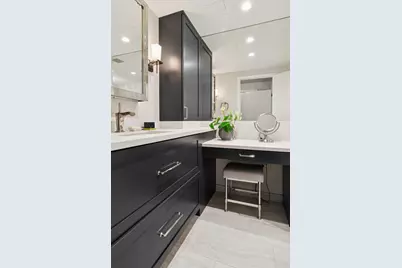 161 E Chicago Avenue #33A, Chicago, IL 60611 - Photo 9