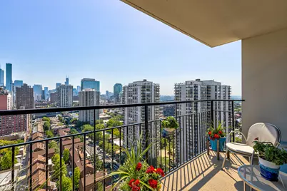 88 W Schiller Street #2602, Chicago, IL 60610 - Photo 5