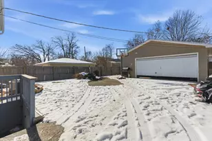 1526 Ridgeway Ave, Round Lake Beach, IL 60073 - Photo 23