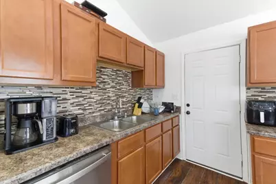 1526 Ridgeway Avenue, Round Lake Beach, IL 60073 - Photo 9