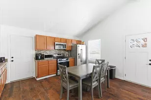 1526 Ridgeway Ave, Round Lake Beach, IL 60073 - Photo 7