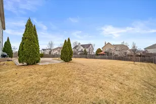 883 Prairie Crossing Dr, Yorkville, IL 60560 - Photo 27