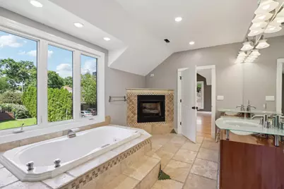 6857 N Knox Avenue, Lincolnwood, IL 60712 - Photo 35