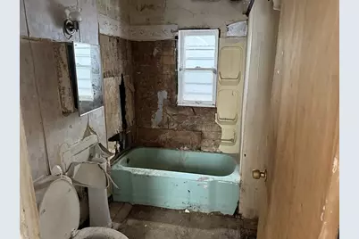 850 W 51st Place, Chicago, IL 60609 - Photo 11