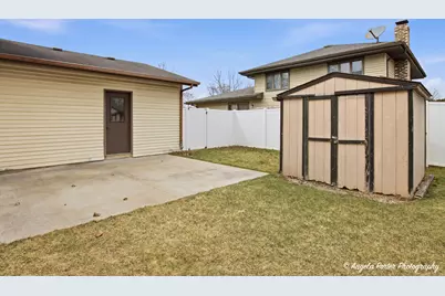 1920 Island Court, Woodstock, IL 60098 - Photo 27