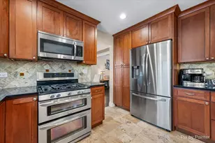 20W425 Peters Ct, Downers Grove, IL 60516 - Photo 7