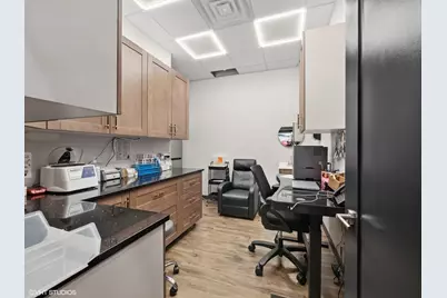 3916 N Broadway Street #1, Chicago, IL 60613 - Photo 9