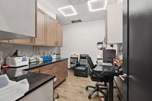 3916 N Broadway St, Chicago, IL 60613 - Photo 9