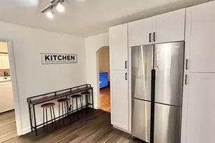 905 Rockland Rd, Lake Bluff, IL 60044 - Photo 3