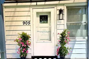 905 Rockland Rd, Lake Bluff, IL 60044 - Photo 1