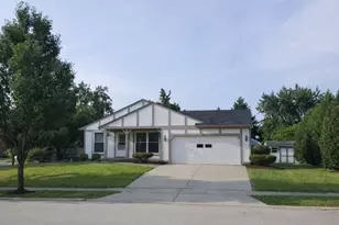 352 Danbury Dr, Naperville, IL 60565 - Photo 1